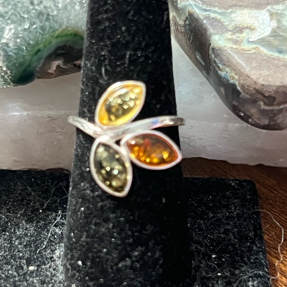 Brand new without tags. Elegant Multicolor Amber Ring Sz 7.5 - Picture 5 of 7